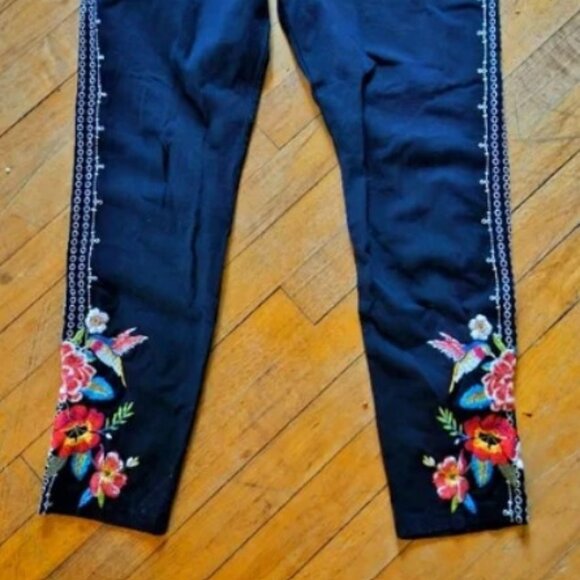 JW Los Angeles Johnny Was BLK Embroidered Leggings Size XL Hummingbird & Flowers - Picture 2 of 5